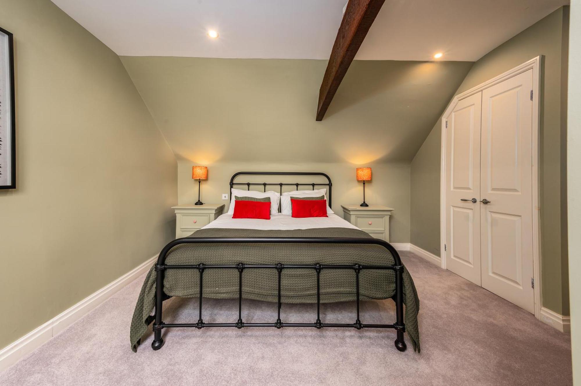 Stylish Central 6 Bedroom Converted Granary Стамфорд Экстерьер фото