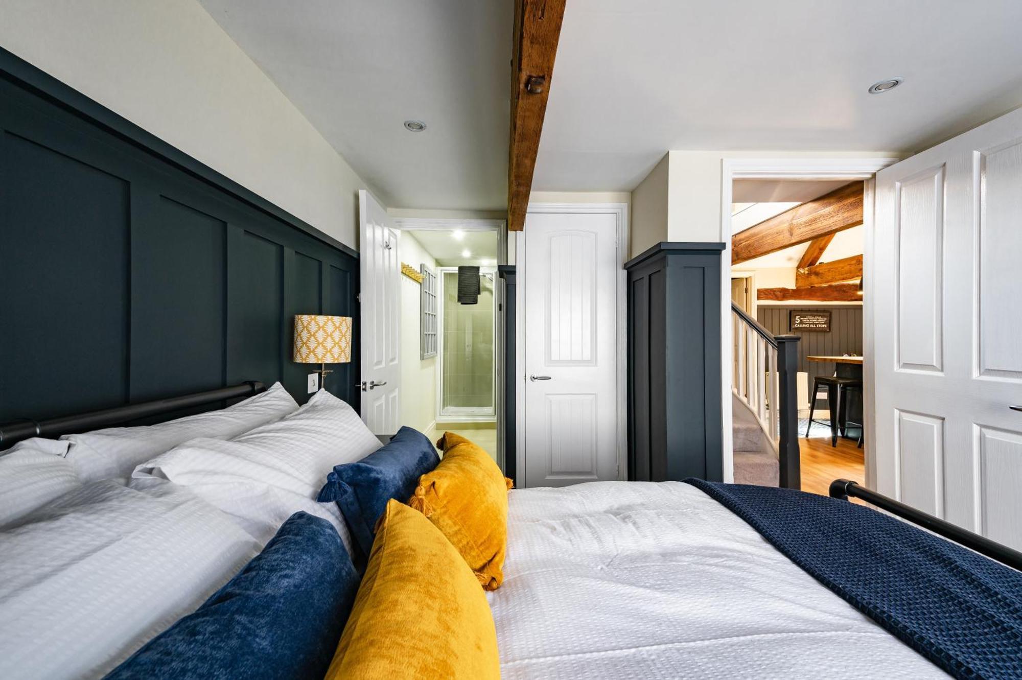 Stylish Central 6 Bedroom Converted Granary Стамфорд Экстерьер фото