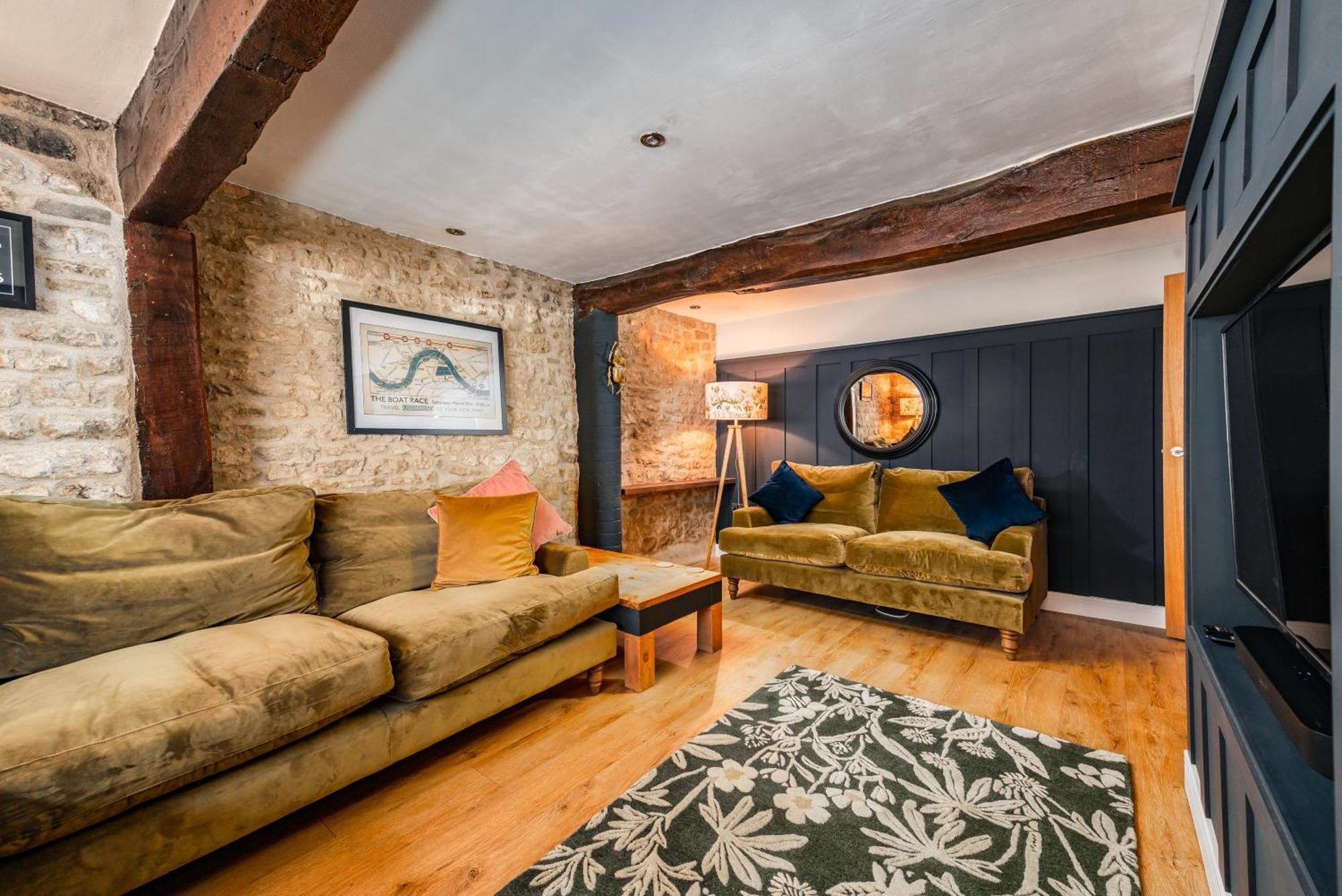 Stylish Central 6 Bedroom Converted Granary Стамфорд Экстерьер фото